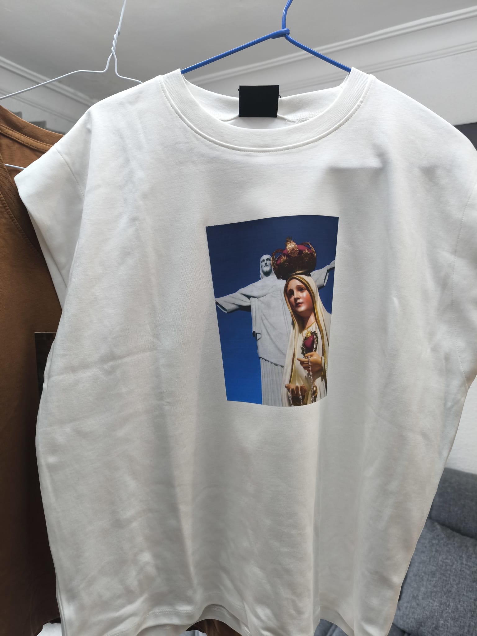 Camiseta personalizada Virgen de Fátima con Cristo Redentor - estampado sublimación